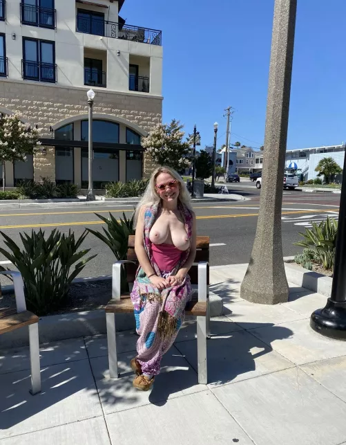 let me flash you to make your day by megs__dead