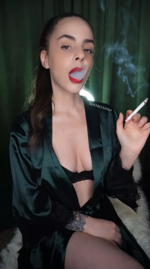 Let me smoke for you like a good girlfriend should 😘 by DaniLynn8888