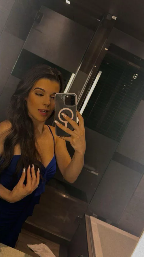 Looking for a daddy 21F by nikolinaar