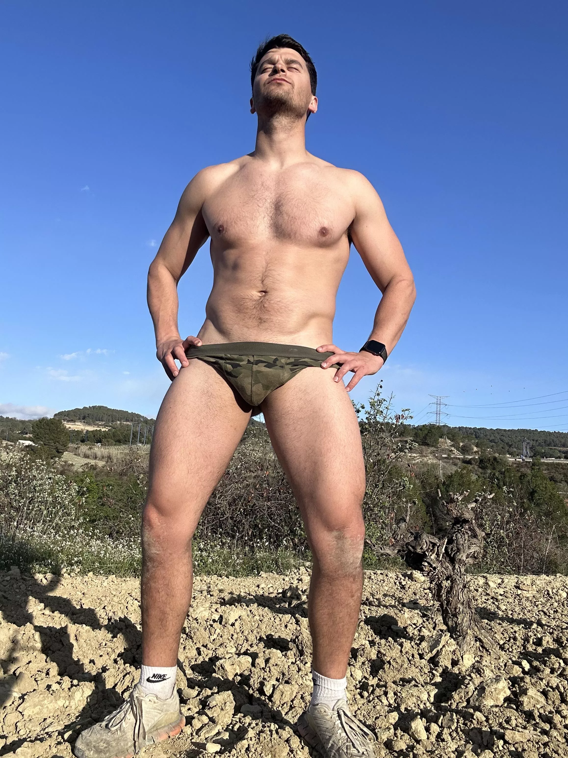 My V is so fucking hot 🔥😳 posted by realisiwak