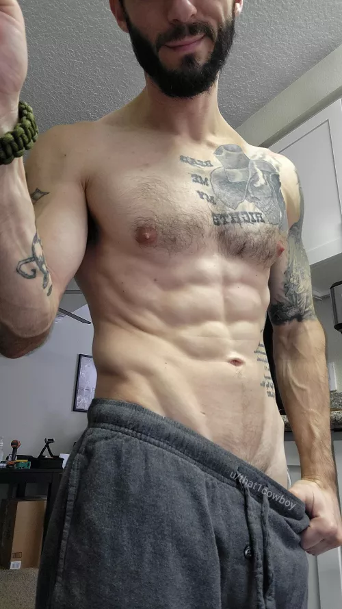 Not quite a full rug, more of like 'welcome mat' 🤔 by that1cowboy