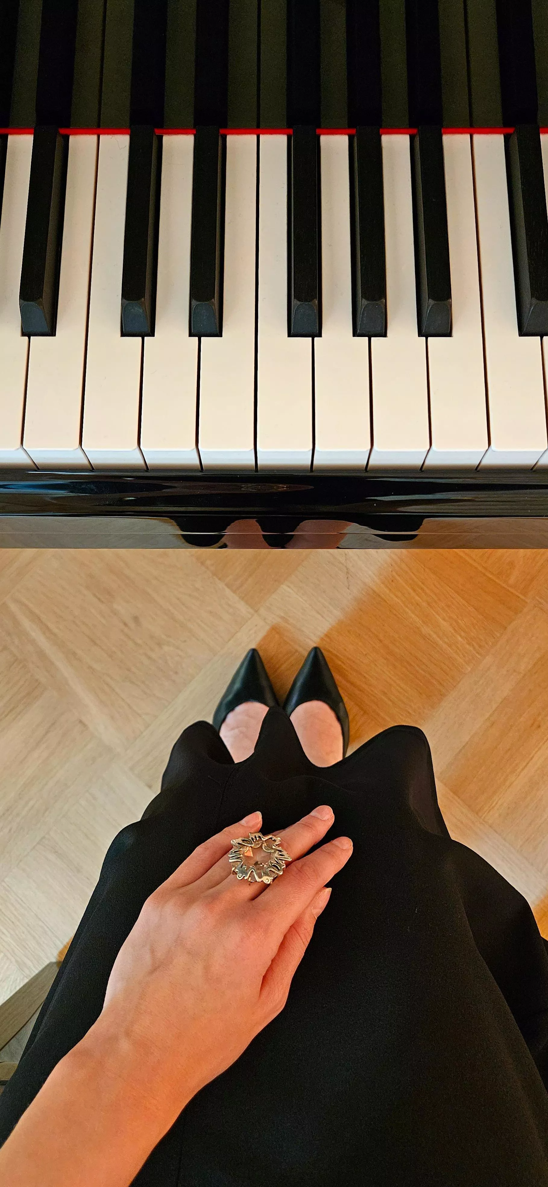 Pianist posted by FirstAd8883