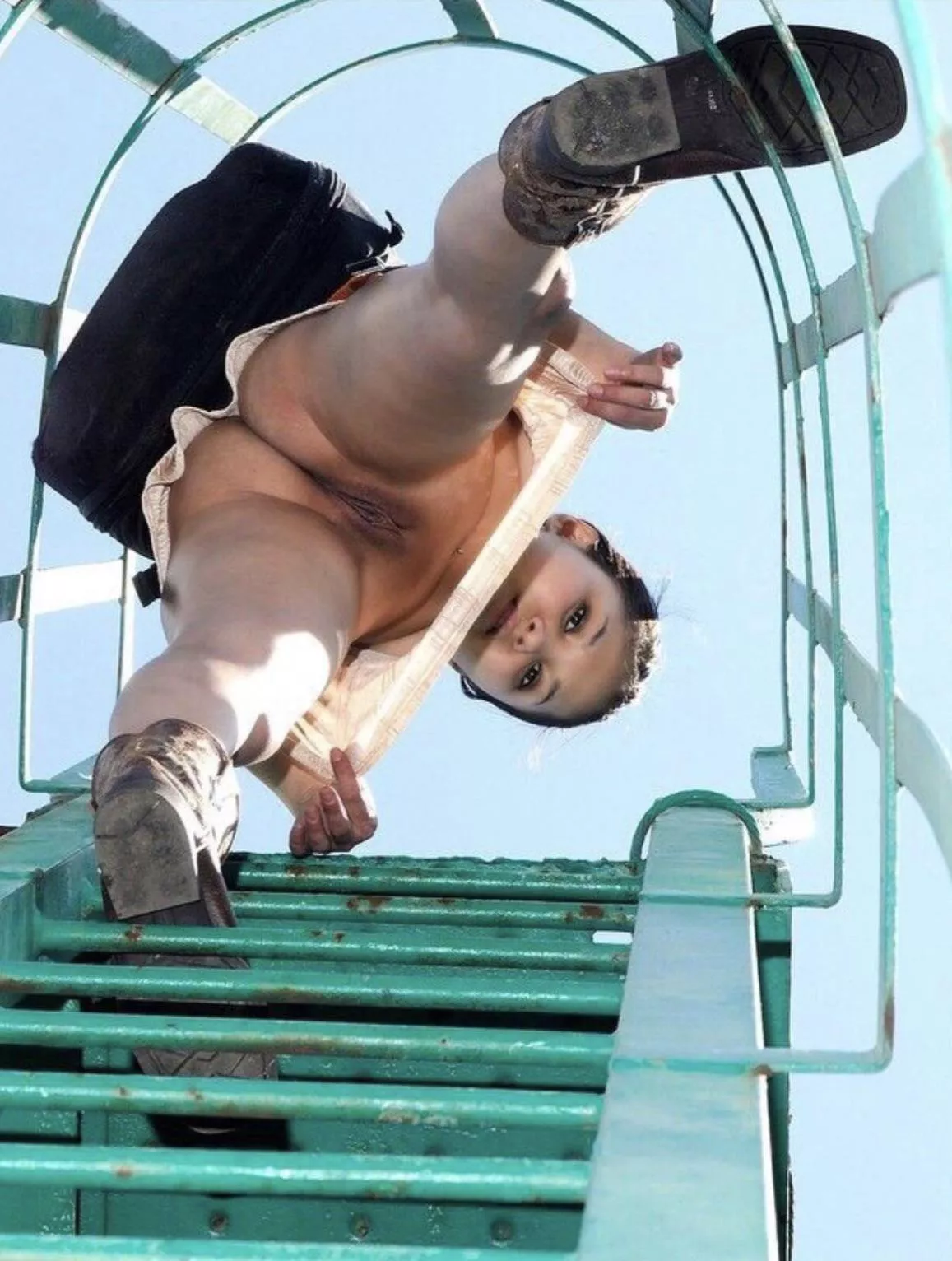 She went commando  posted by bazookaboooom