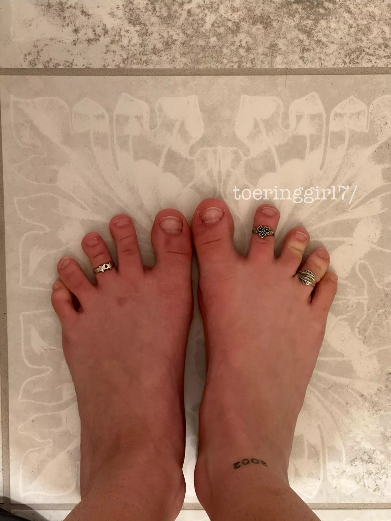 Should I get back into posting🤤🤤 posted by toeringgirl7