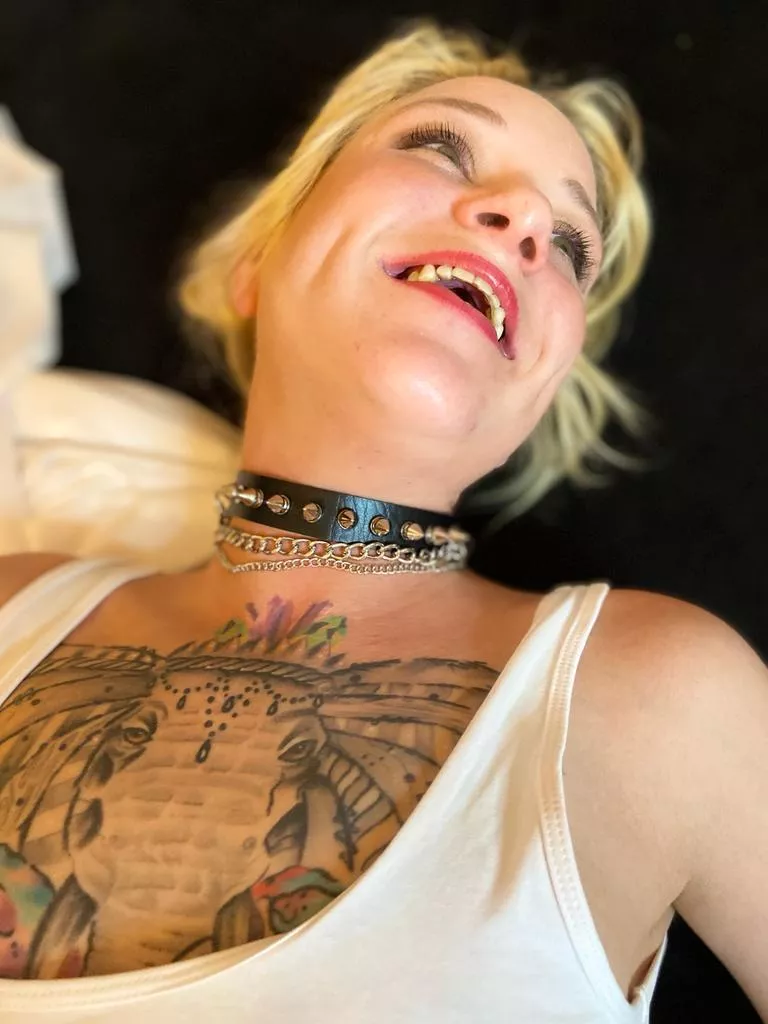 Smile for the camera xx posted by Felgate007