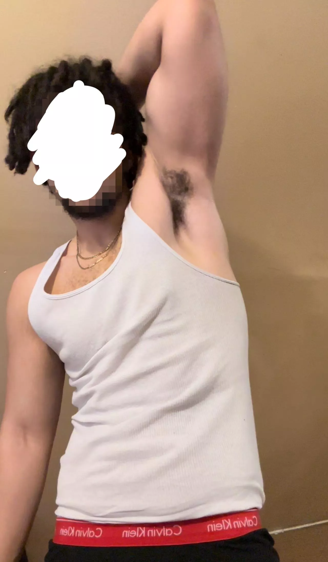 sweaty pits after the gym 💦👿 Smell em? 💯 @hungm1ke posted by hellbin09