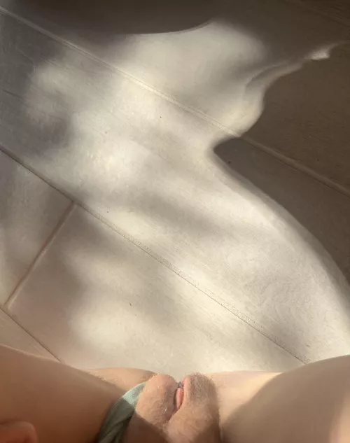 The perfect view of my puffy lips by Allyssacream