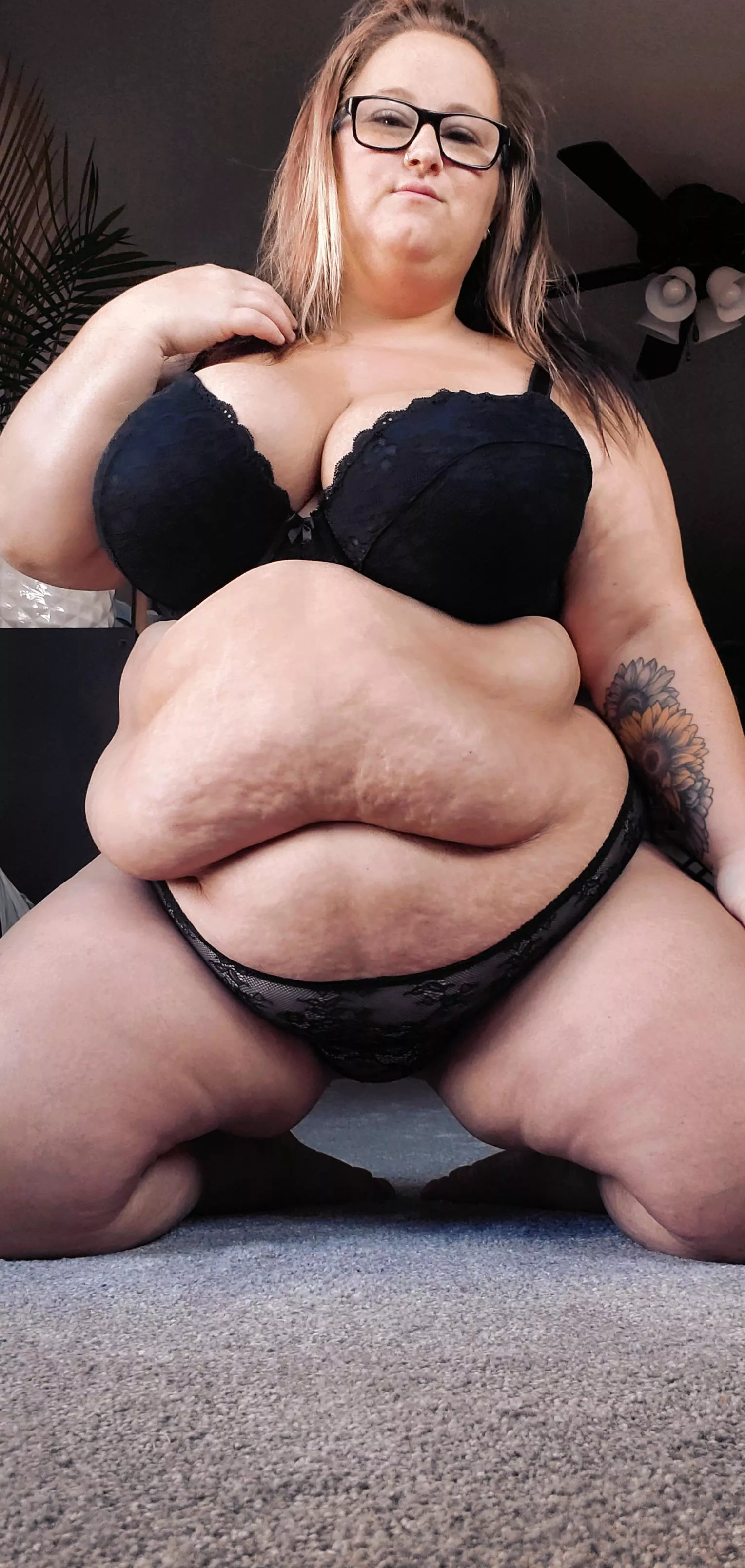 Thicker than your ex 🥵 posted by rachellerose77