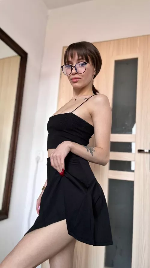 Today my choice falls on the black dress by devanshu1455