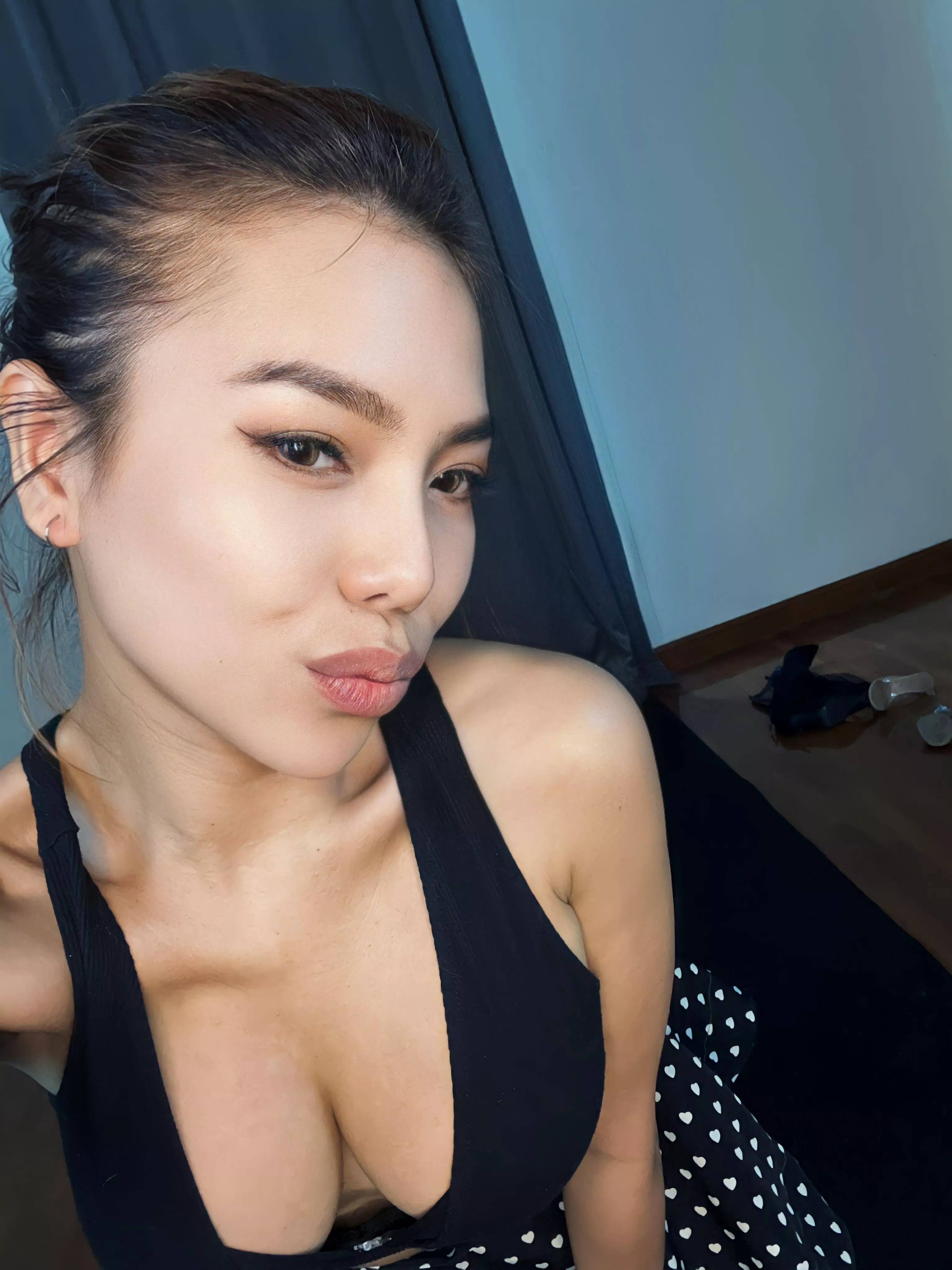 Want a sweet Asian girlfriend who's always ready for action? posted by essanirvana