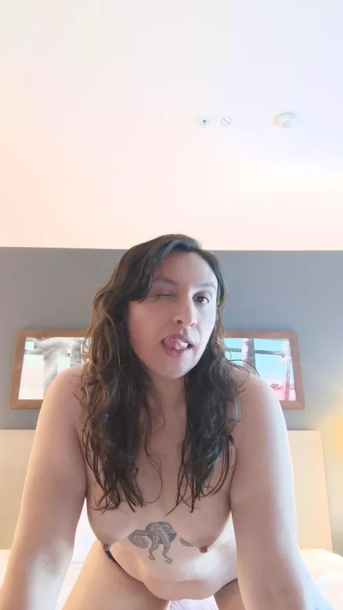 Who needs to be breast feeding  by rey_lozz