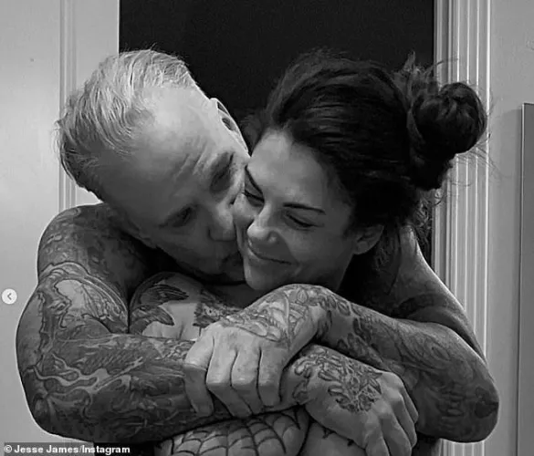 Why are people saying Bonnie got divorced and she’s coming back unless I missed massive news no she’s not she is still with Jessie at least for now by siri125