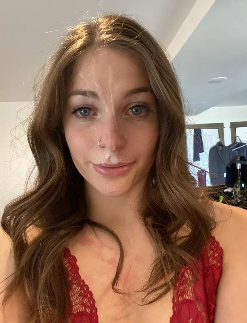 Would you suspect what a cumslut I am if you saw me without it all over my face posted by jessnjamez