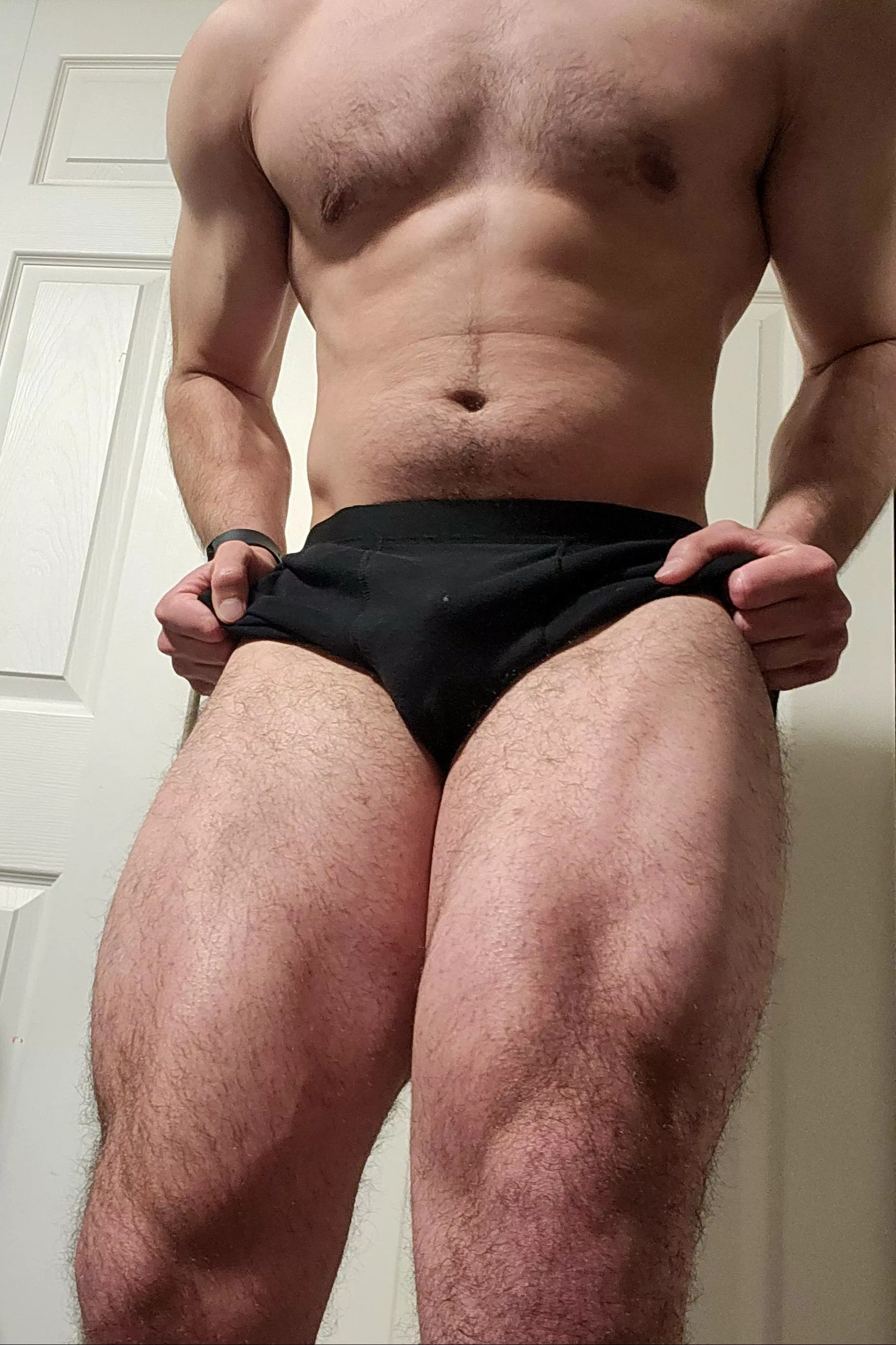 Almost 28 inch thighs  posted by sb_333