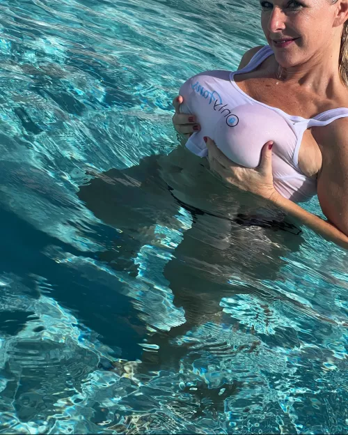 Can you give me a hand with this please? by Sexy_Jemma