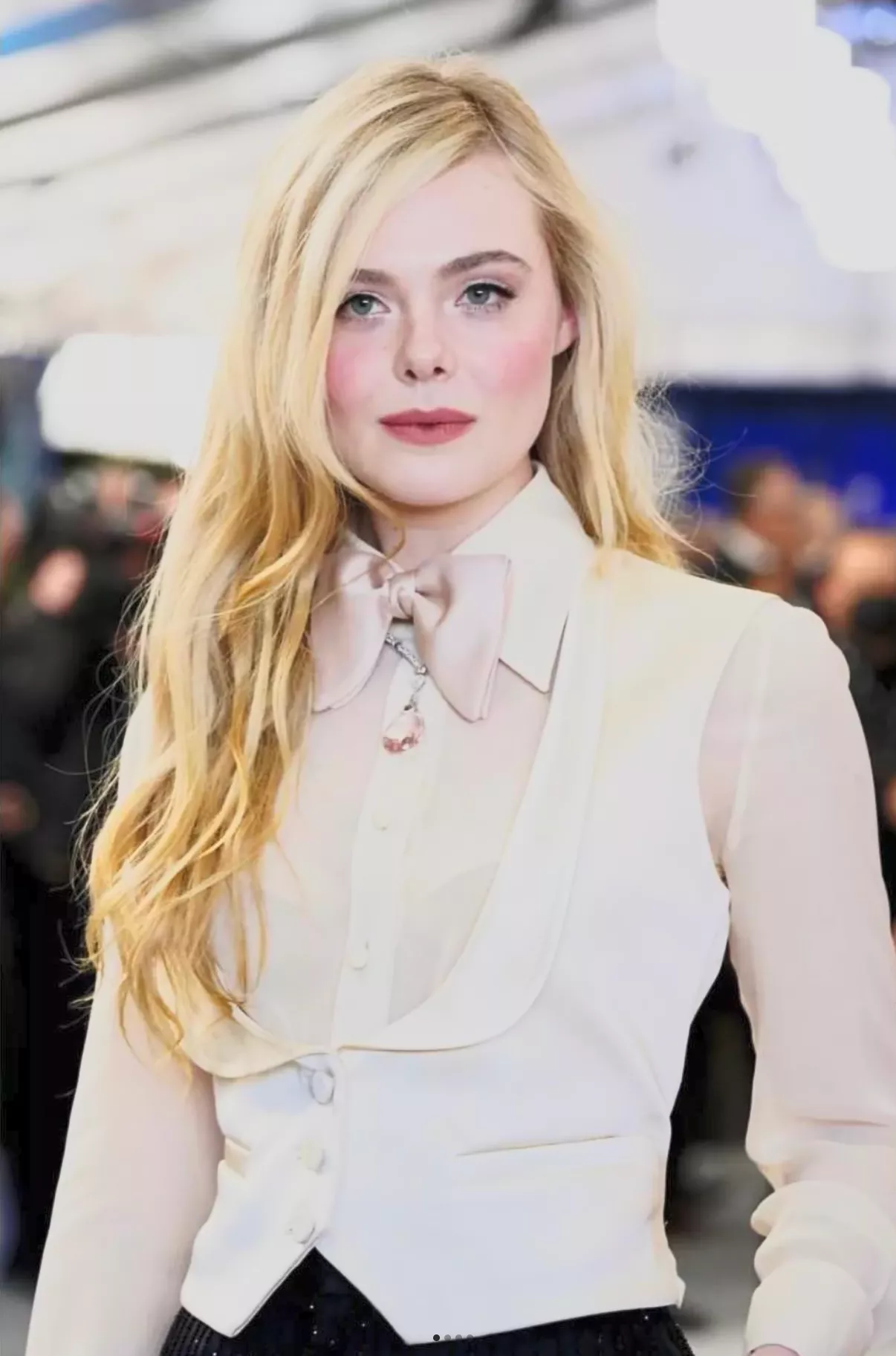 Elle Fanning posted by nelson2k