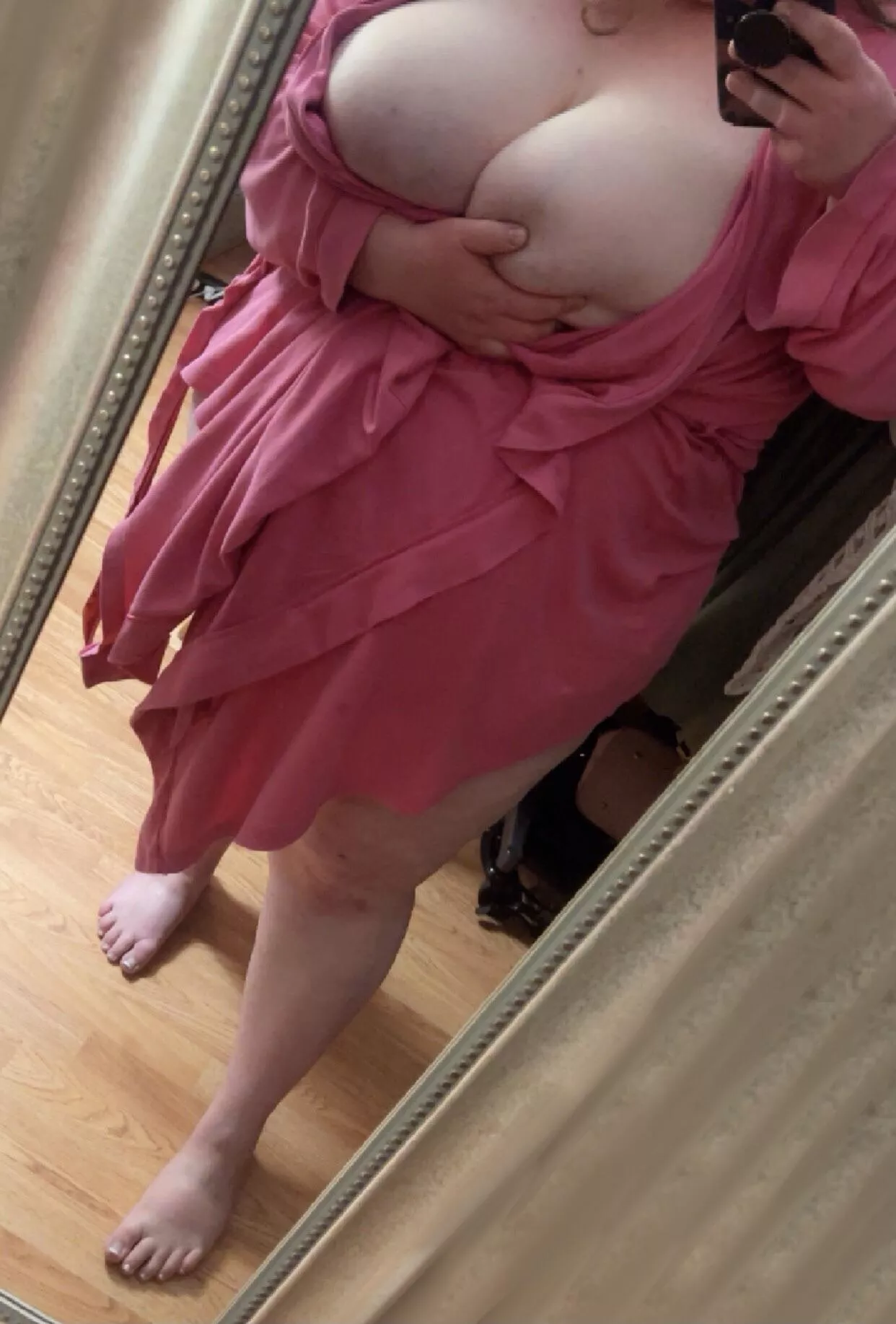 Favorite robe 🙃 posted by bigtitsbbw69