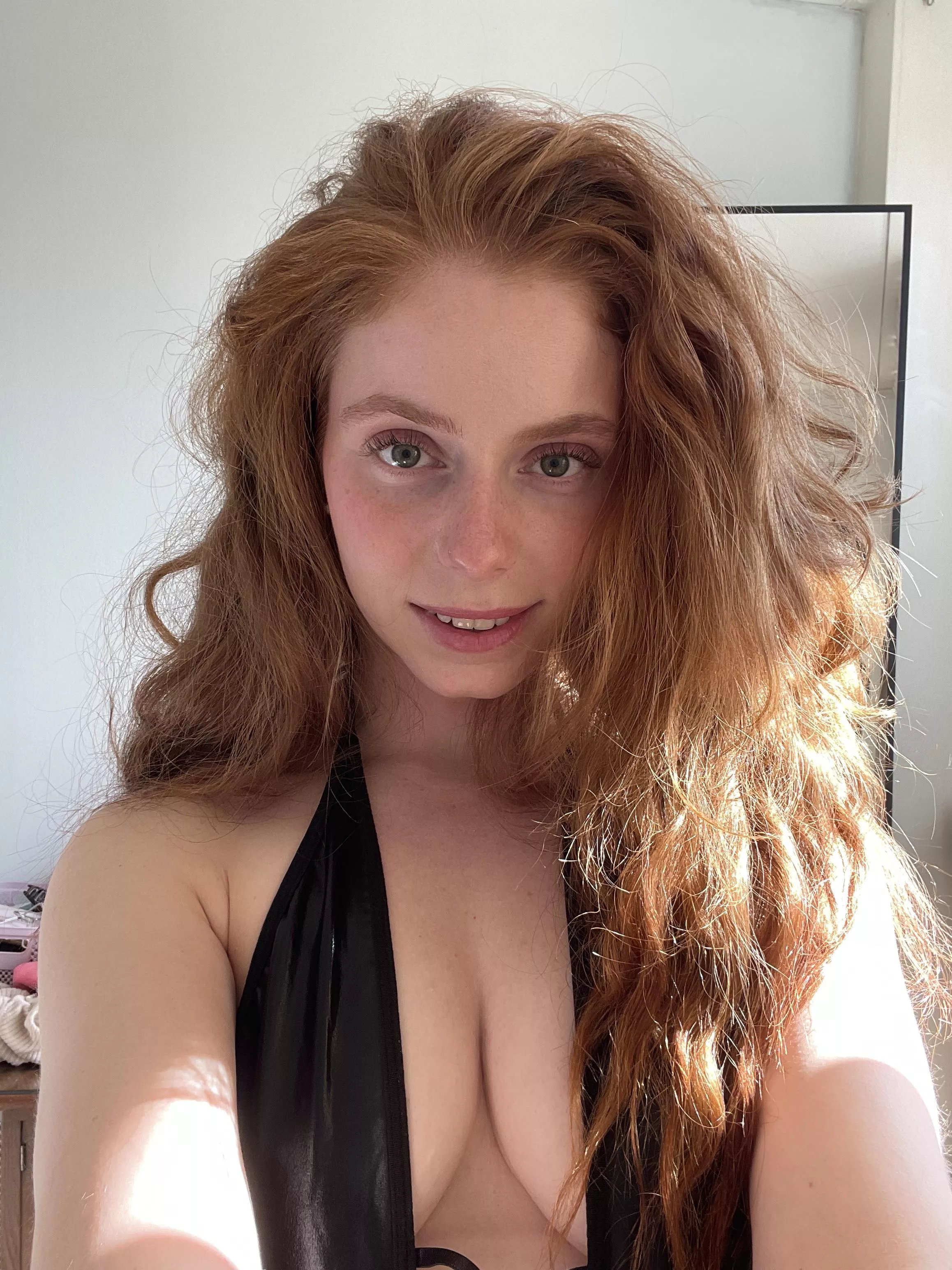 Felt hot wearing this outfit, can’t help myself posted by Dry-Bid6657