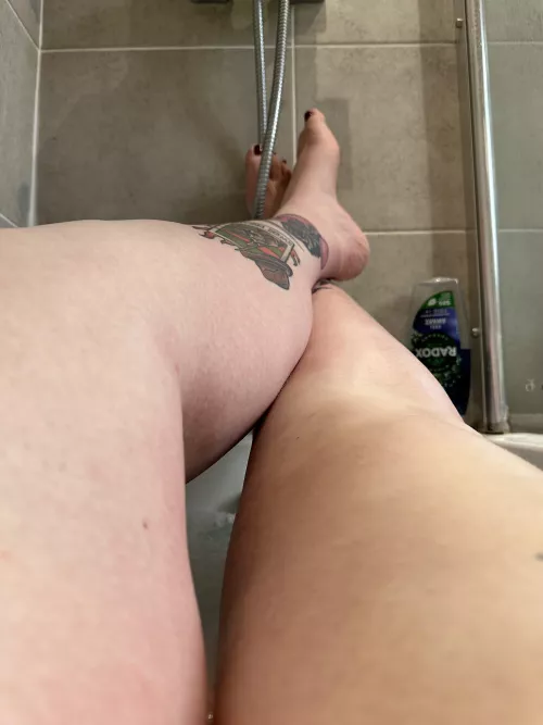 Foot Rub by Goddess-JJ