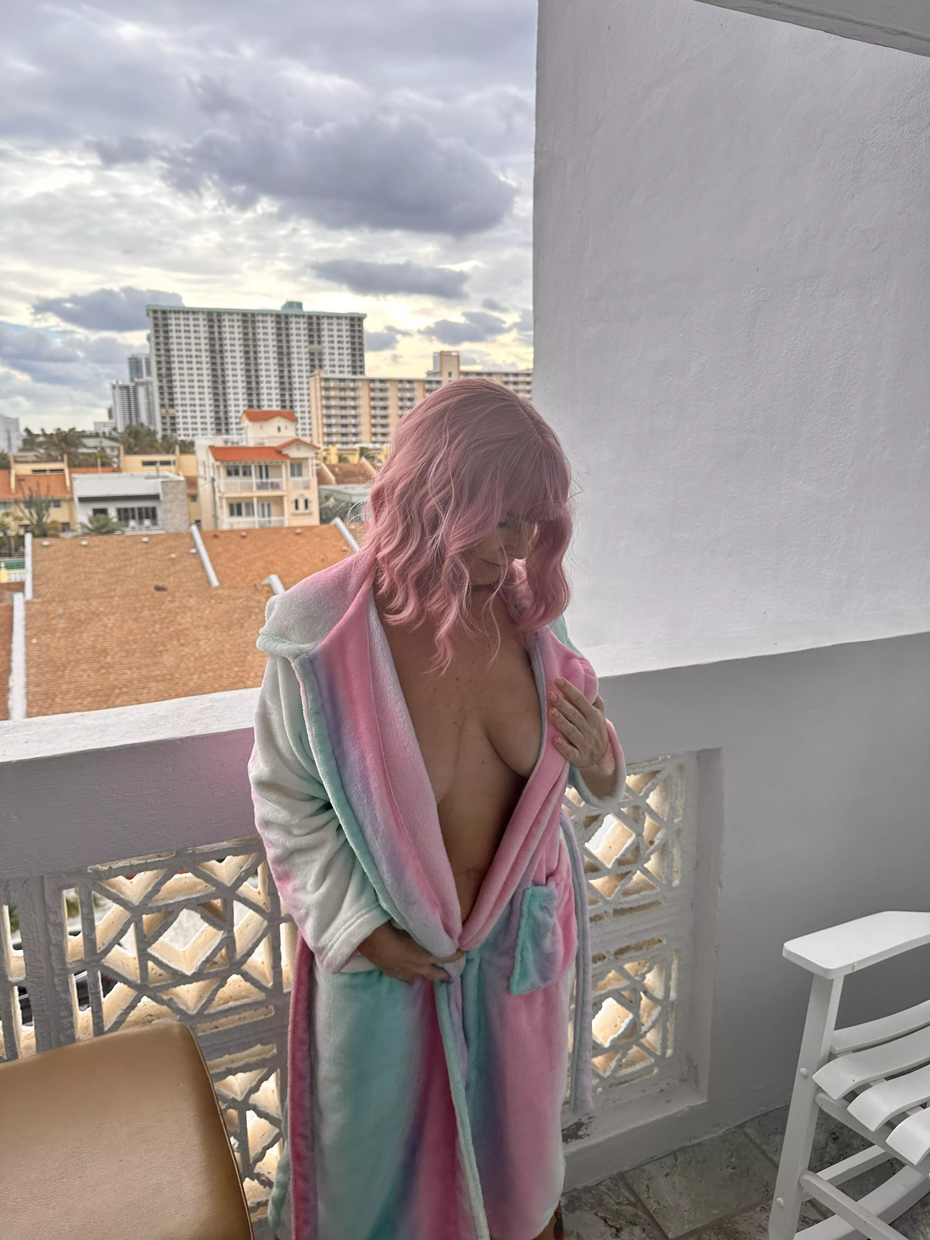 I got something for u to eat posted by Sexy_Jemma