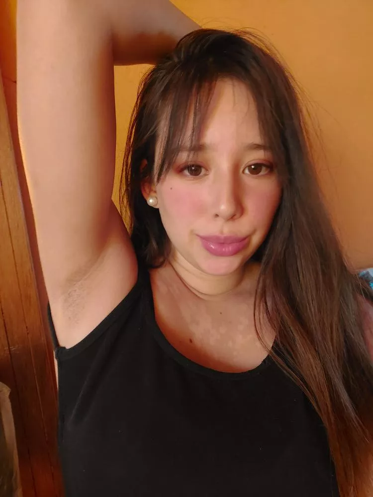I'm going to let the hair grow in my armpits 😘 posted by Lacaprichosaa