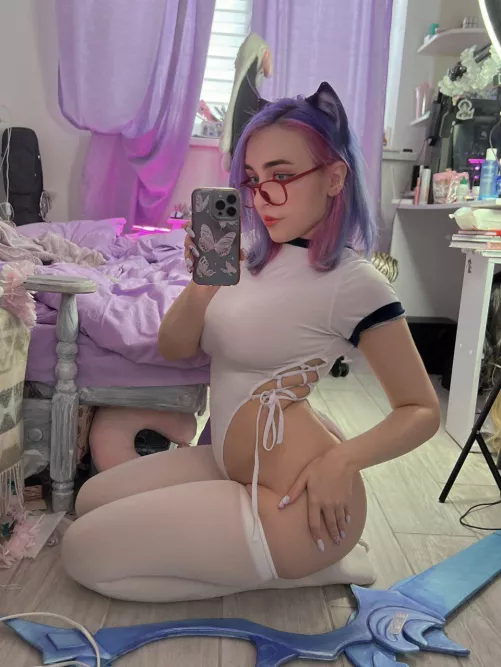 I'm the happiest when my tits are out by Zyvua