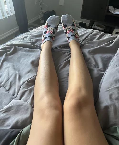 Imagine I’m in your bed;) by WILLOW_SOLES