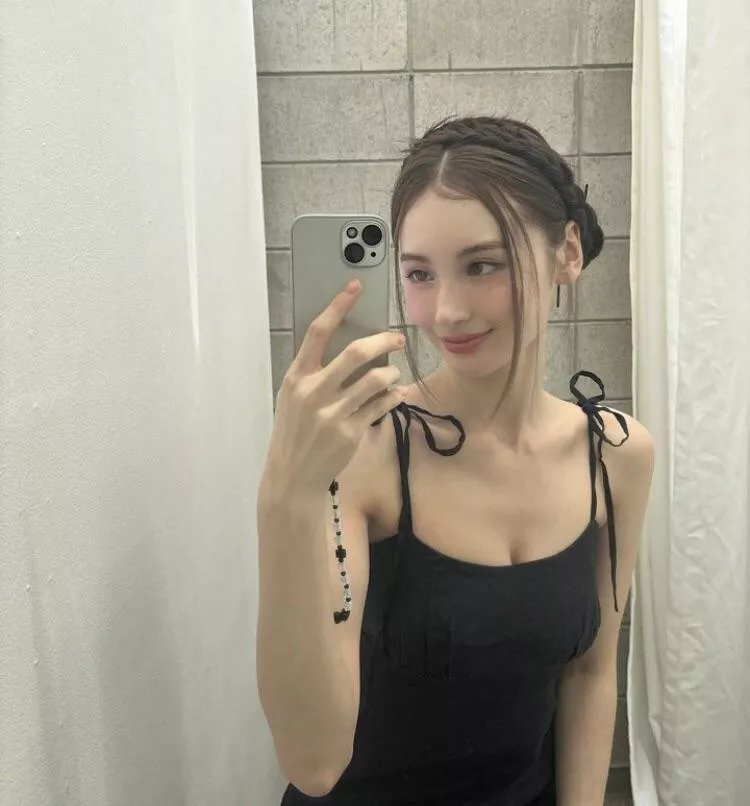 is she ur type?  posted by devilndaisies