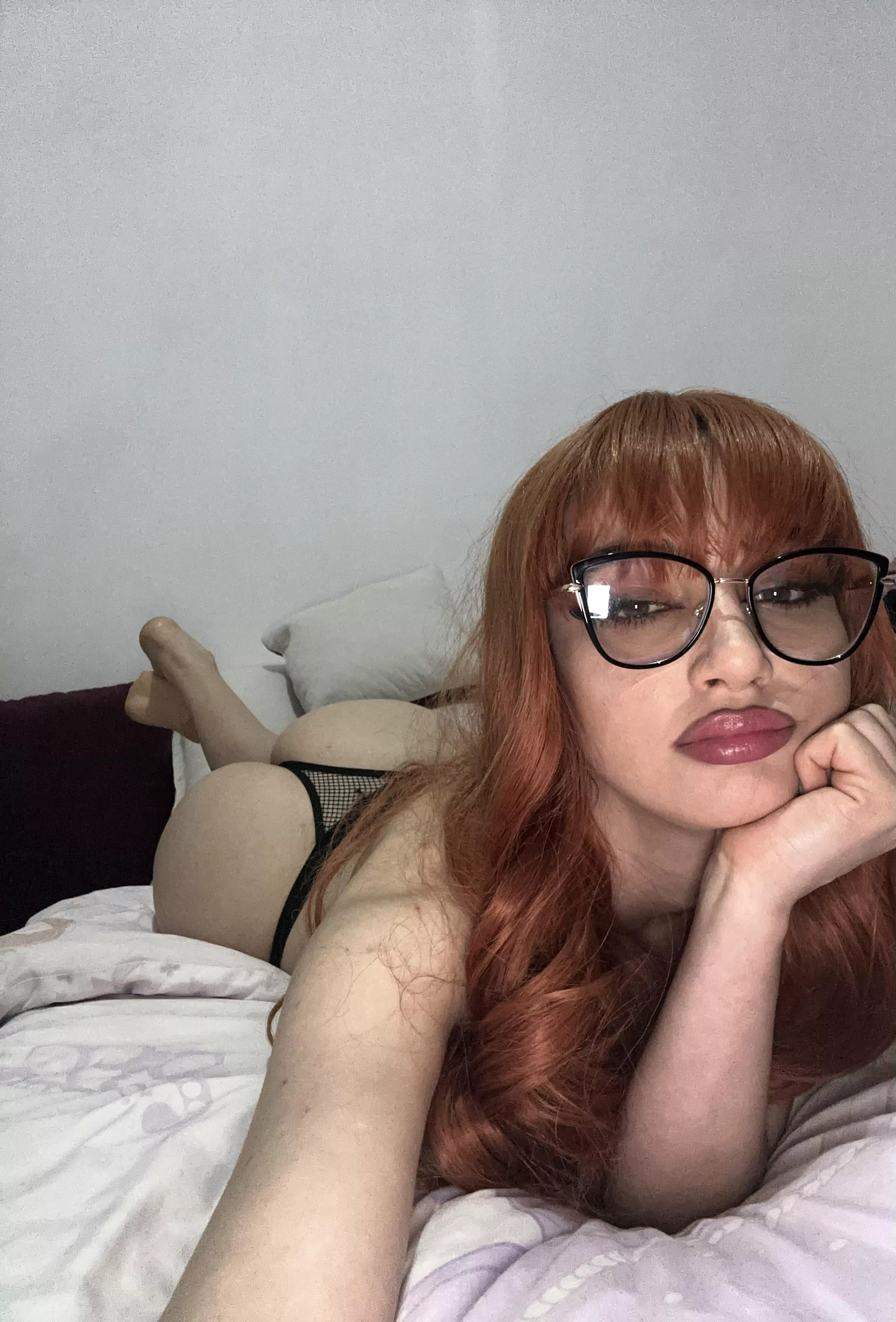 just a bored teen girl who likes mature guys ;) posted by YourVirtualAmora