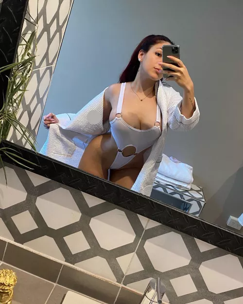 Me before the shower 🛀🧼 by Veckyfox