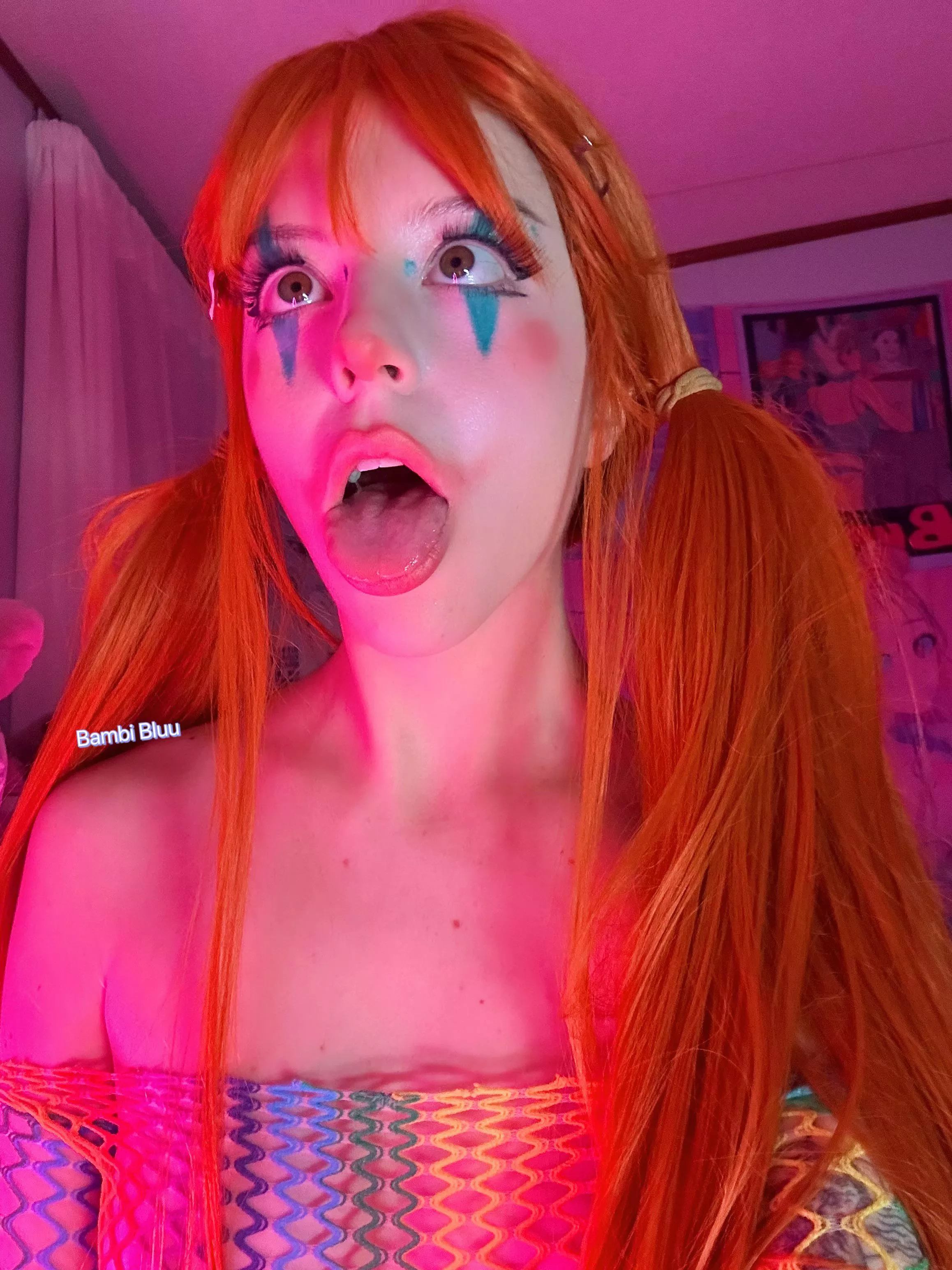 Neon for the gooners 😛👅🤡 posted by bambibluux