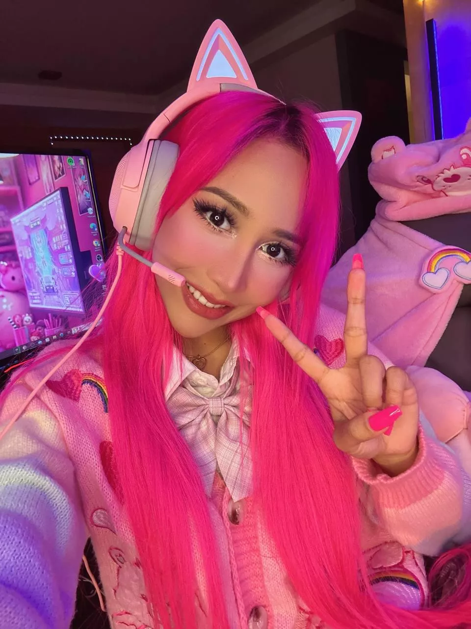 Pink hair dont care posted by PomegranateFim