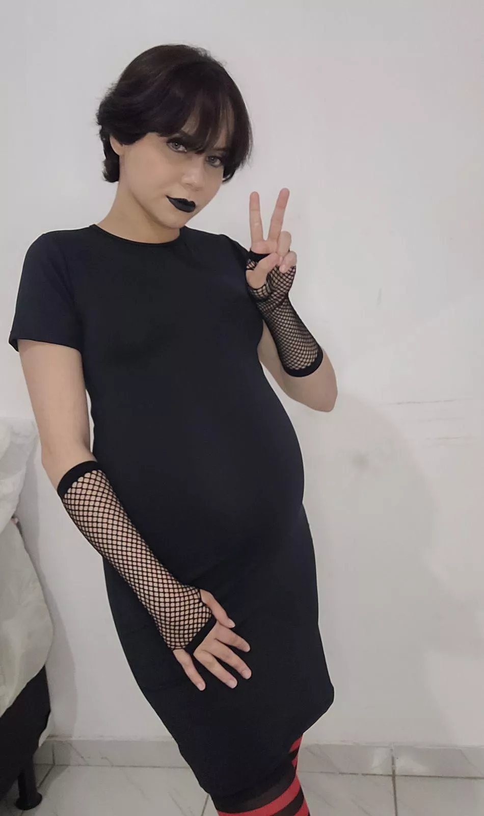 pregnant goth, have you seen it? posted by Babyziin