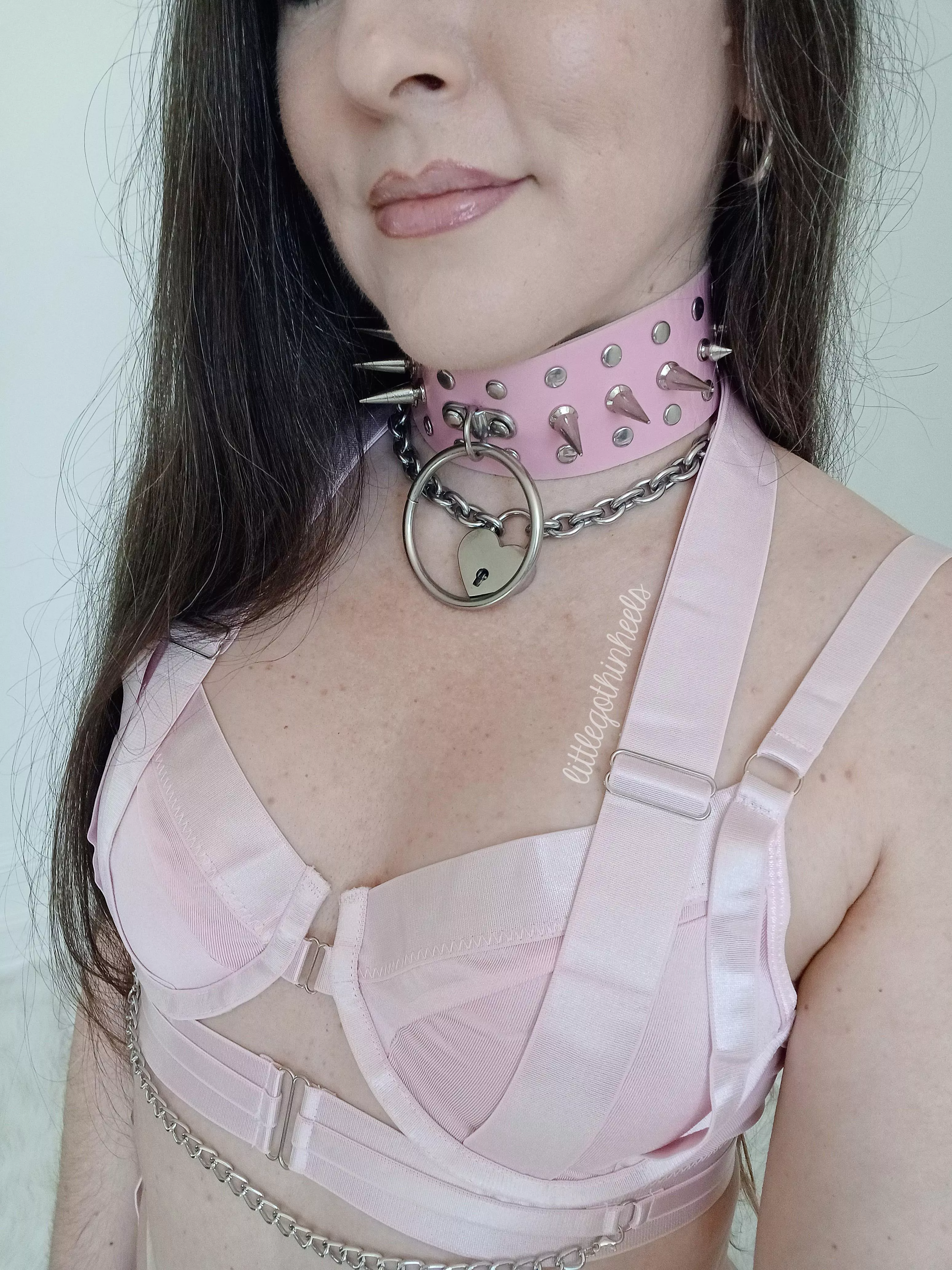 pretty in pink sub (F43) posted by littlegothinheels