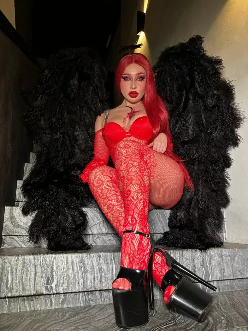 Queen of Pain by strocolatebipplin