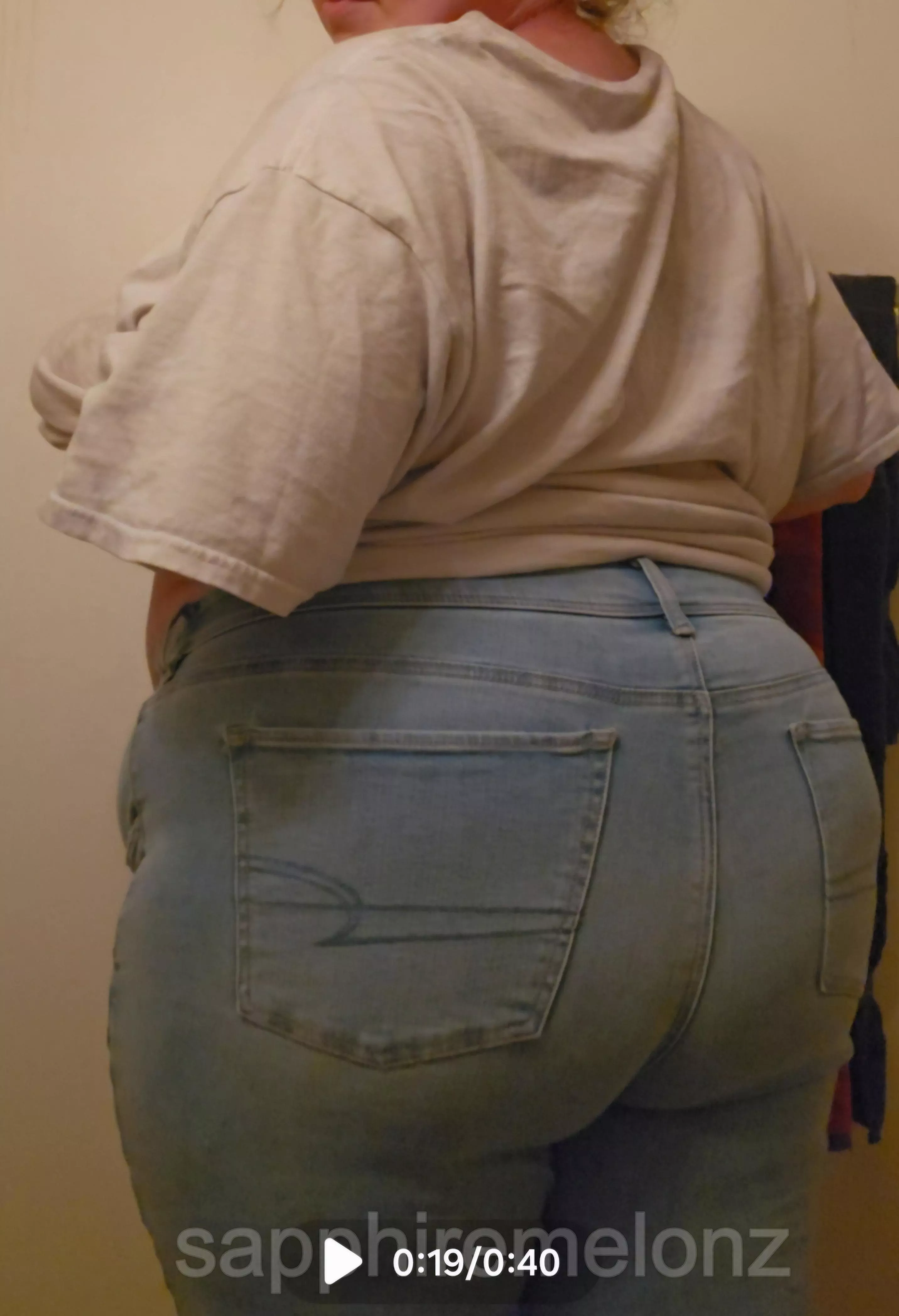 Screenshot from a vid of me trying on new jeans, love them 💗 posted by sapphiremelonz