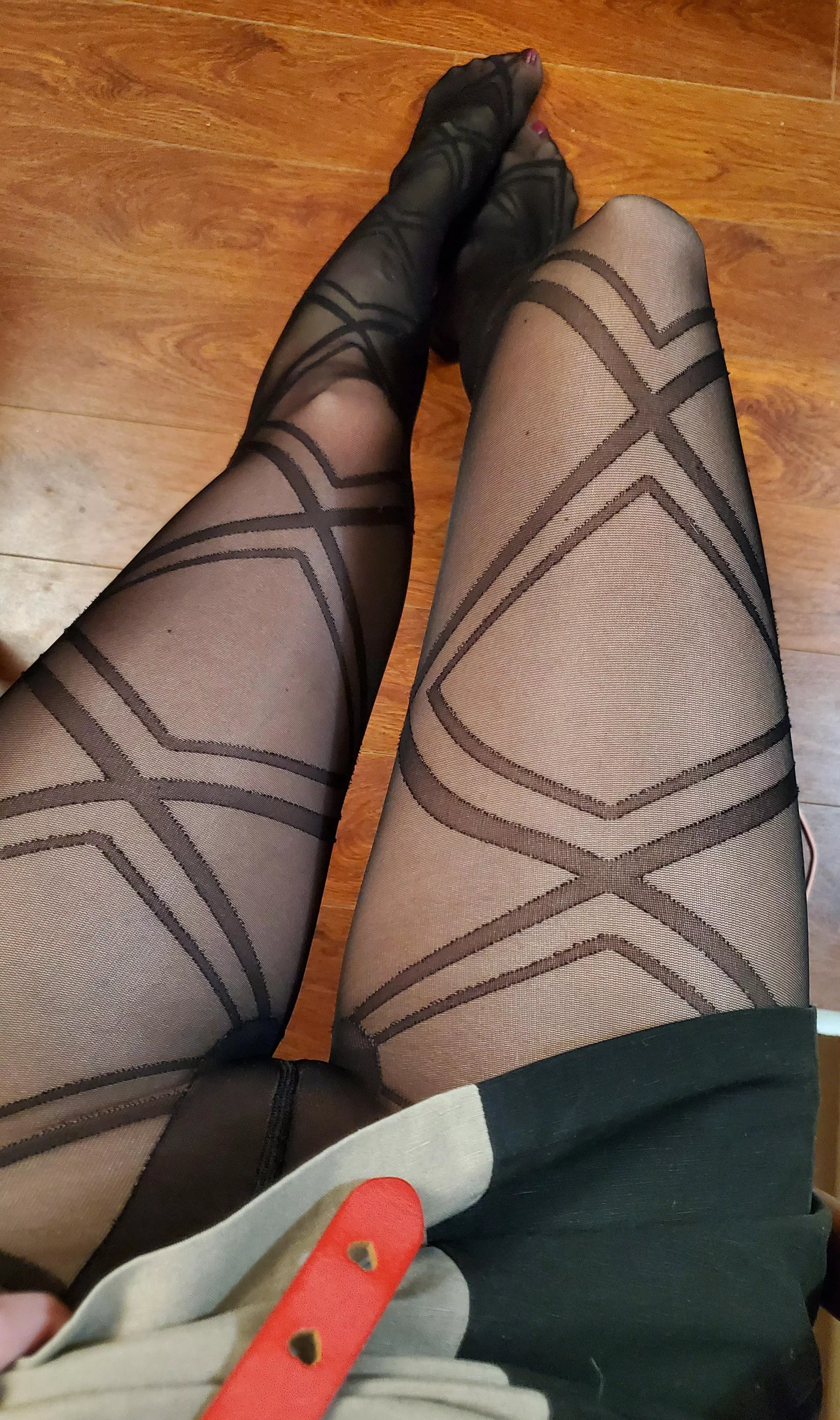 So many ways to worship my legs... posted by popruzhinka