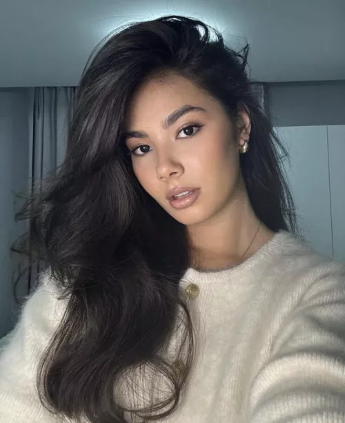 what’s her rating, 1-10?  by devilndaisies