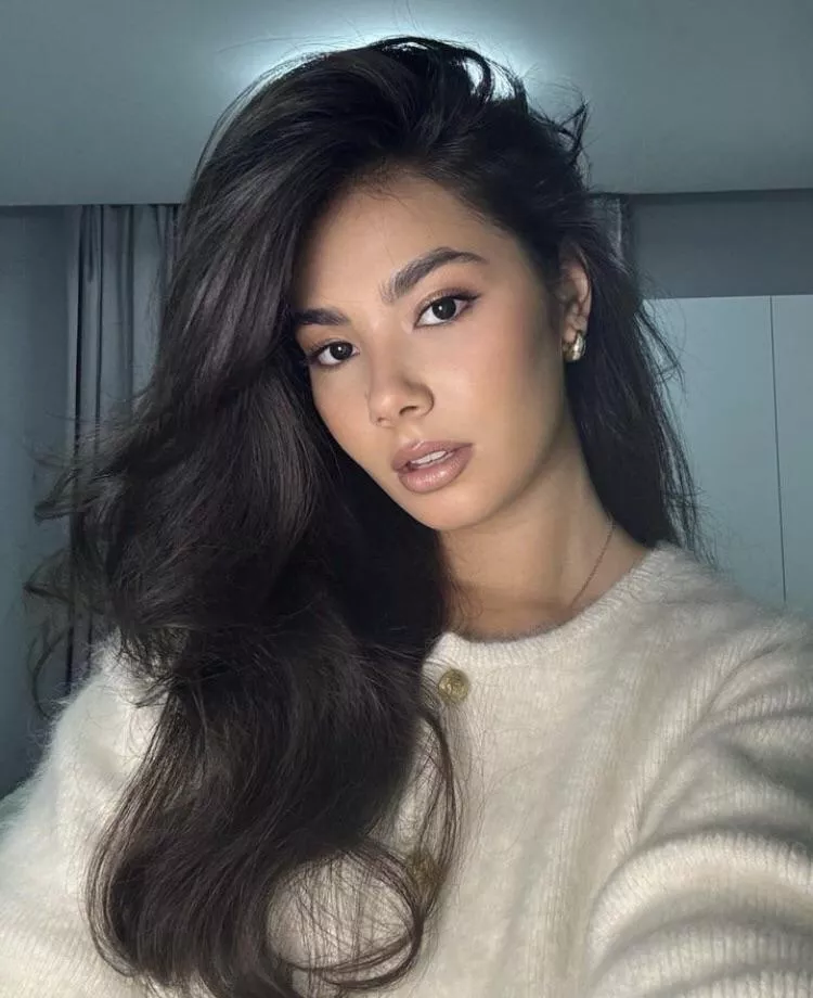 what’s her rating, 1-10?  posted by devilndaisies