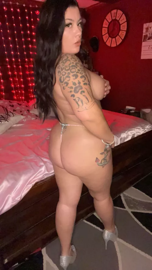 Who wants her for the evening? by Cccuuunnntttsuela