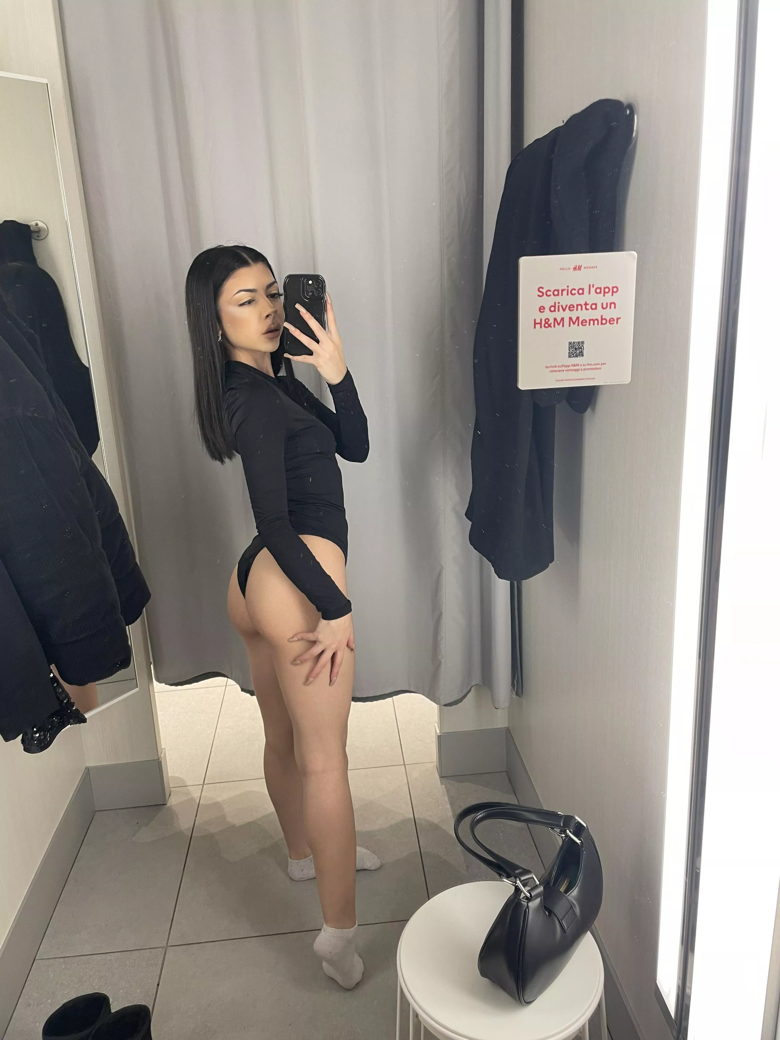 Yeah... I am definitely not tall, but I am sure you will not mind... ;) posted by senosagatyp