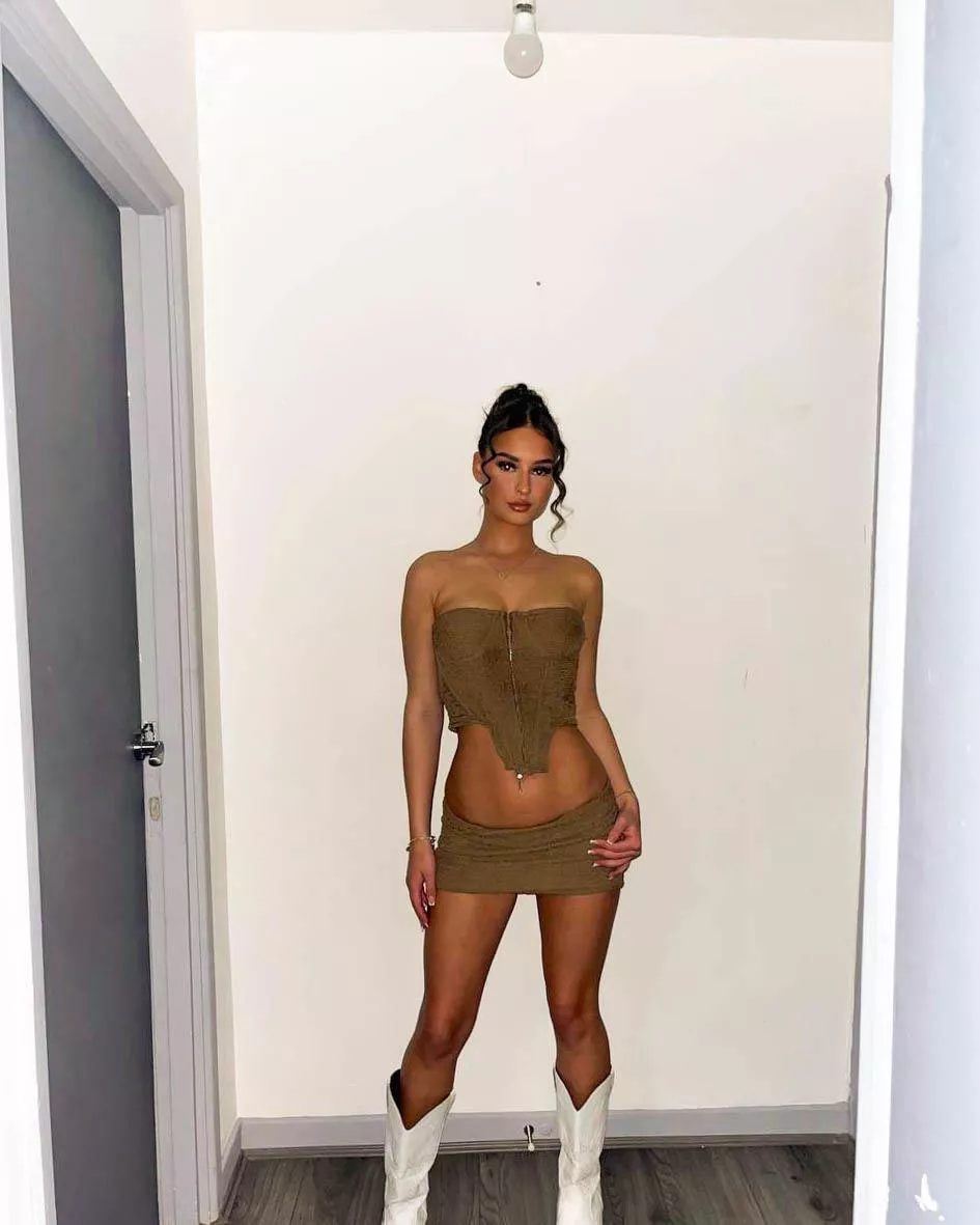 18 am i too young to be sexy? posted by Creepy-Chart116