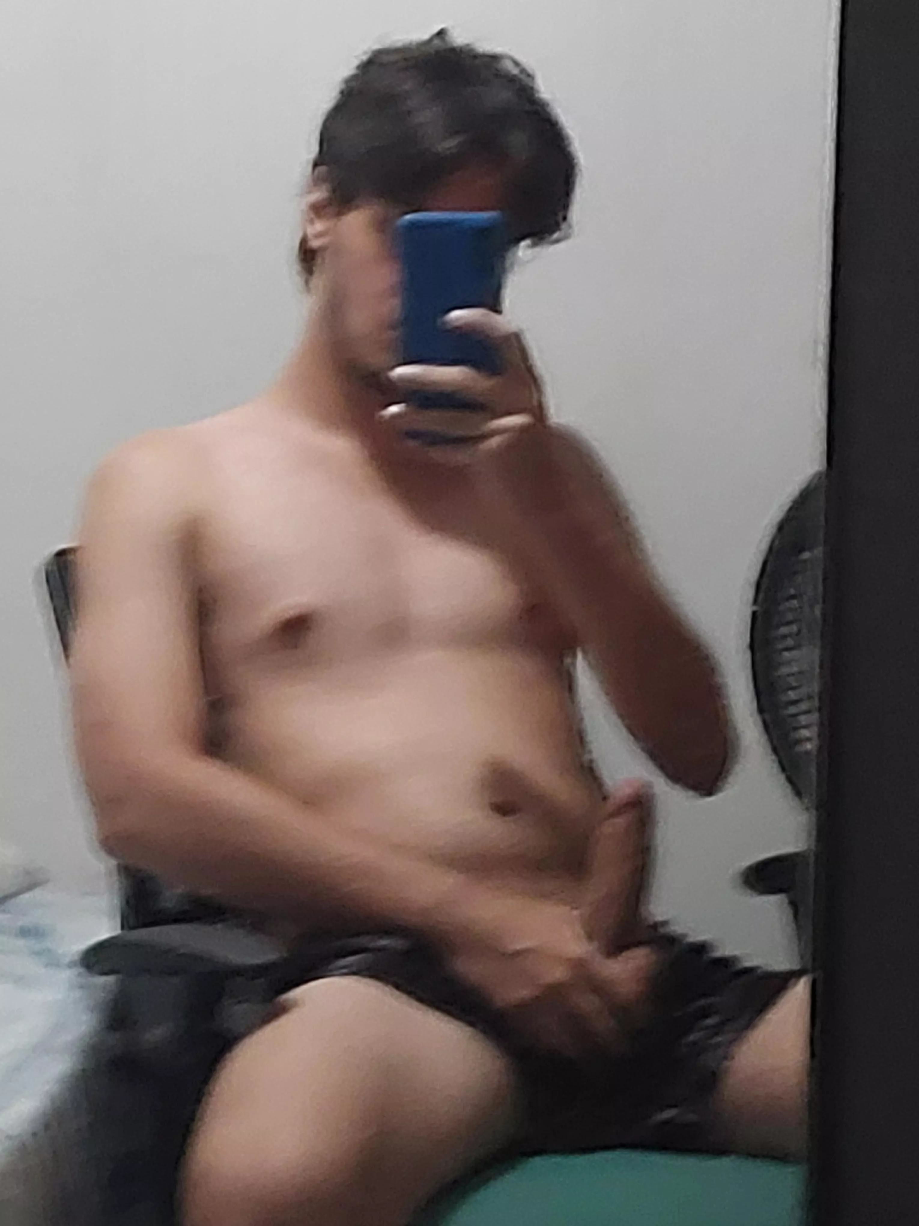 22 looking for fun, snap logan_foster01 posted by loganvers