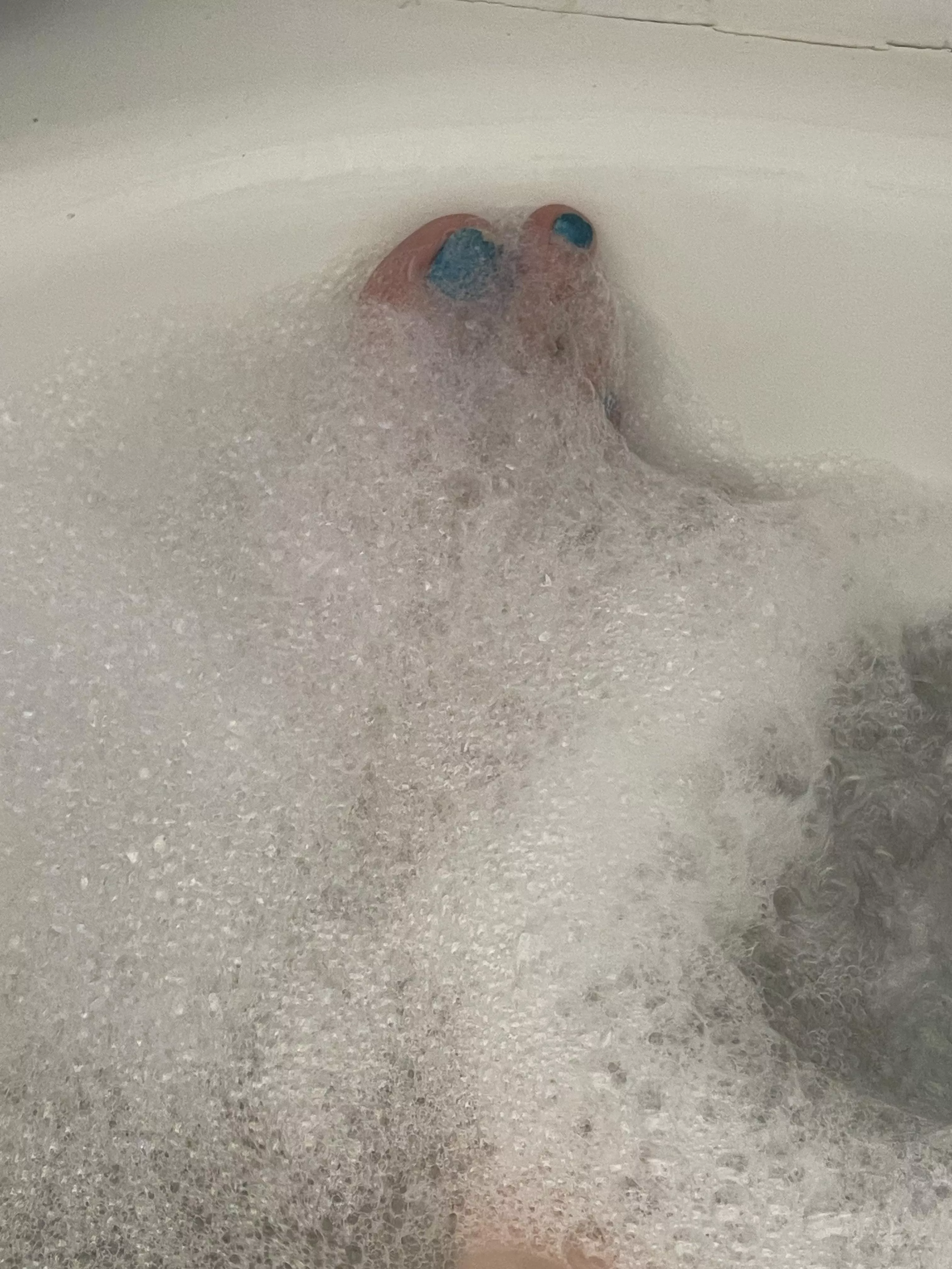 🫧👣 a lil peekaboo 😉 posted by HighPriestessJezebel