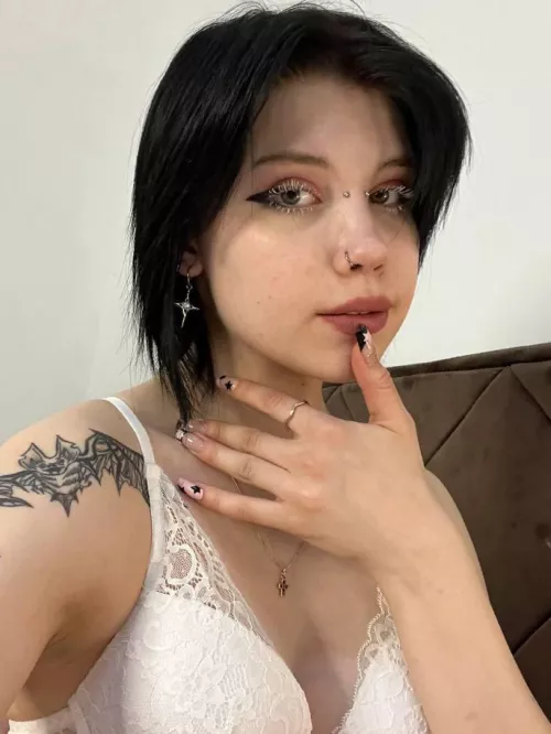 A white bra really enhances my beauty. by Truecrochet184