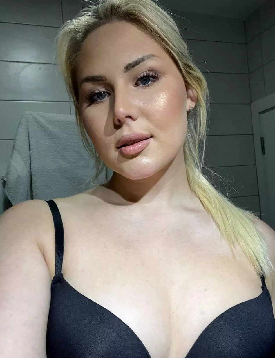 Are you into Swedish Blondes? ;P posted by misael88