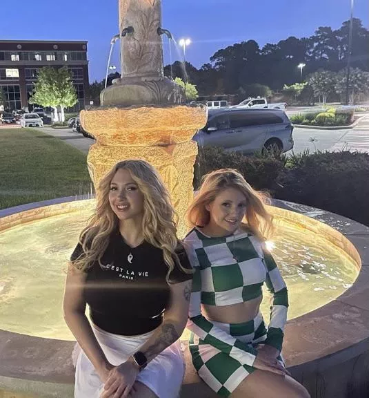 Blondes [2] posted by ShortSun7921