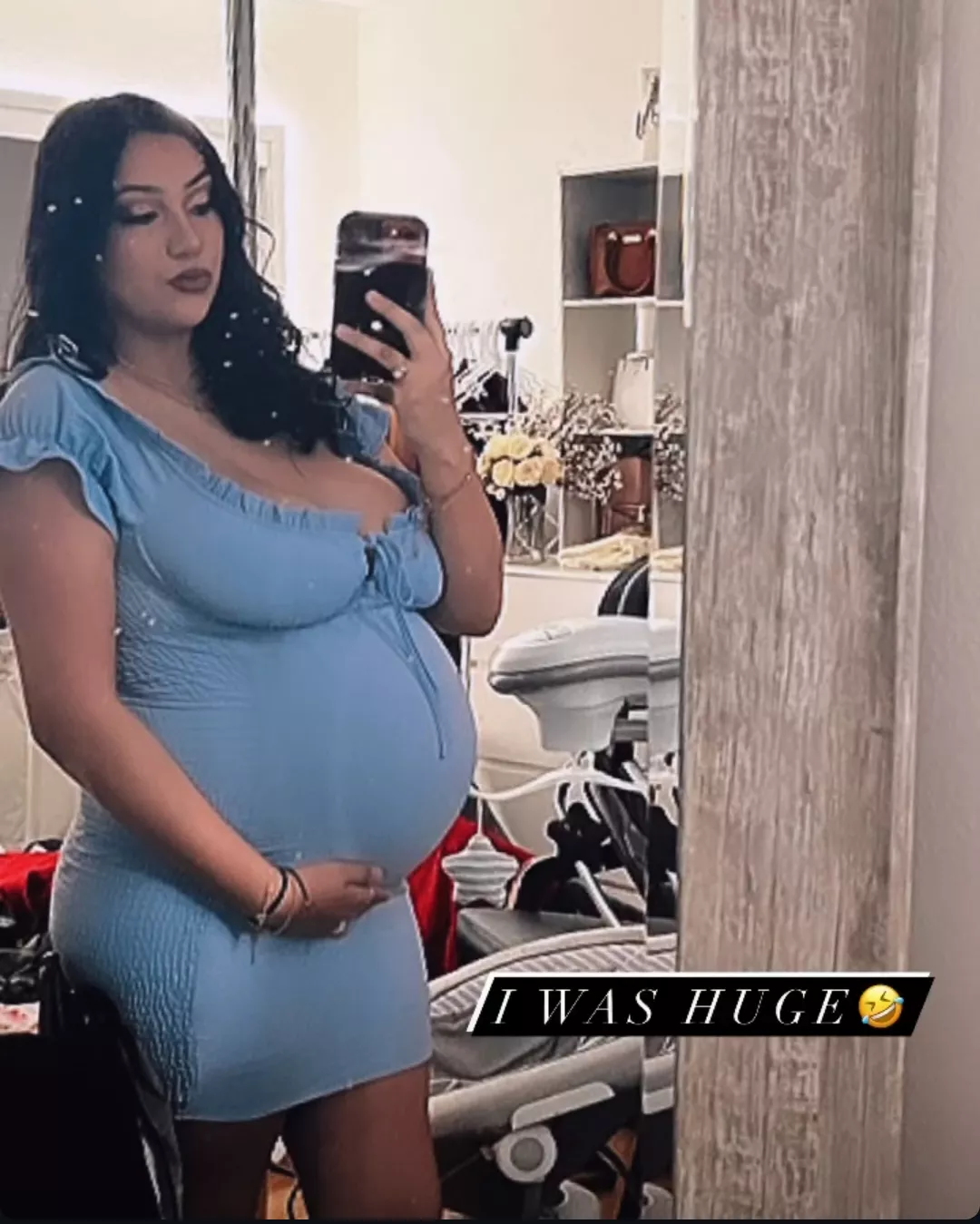 Blue dress posted by Distinct-Fan8096