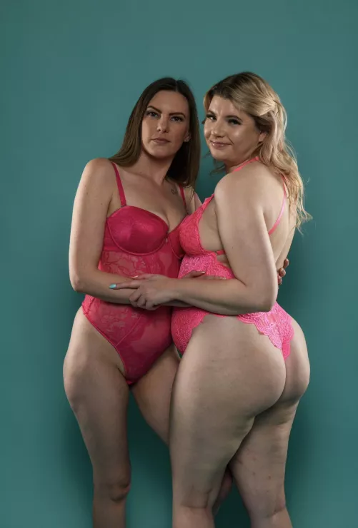 Could you handle us both  by summerpeachxox