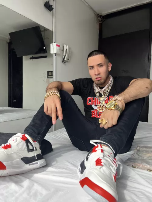 Do you love a gay alpha?  by brucebrown530